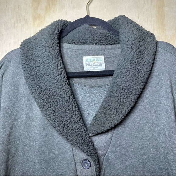 American Eagle Mountain Graphic Sweater - Picture 2 of 9